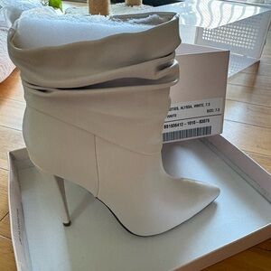 JustFab Elegant White Heeled Boots New in Box
